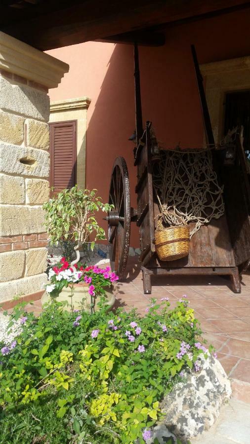 Casa Vacanza Villa Giorgio Di Rizzo Francesca Digerbato Exterior foto